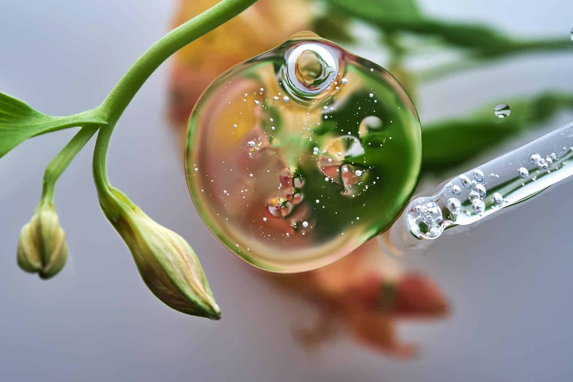 a-pipette-with-a-beautiful-drop-of-serum-on-a-back-2026-01-09-10-13-28-utc (1)