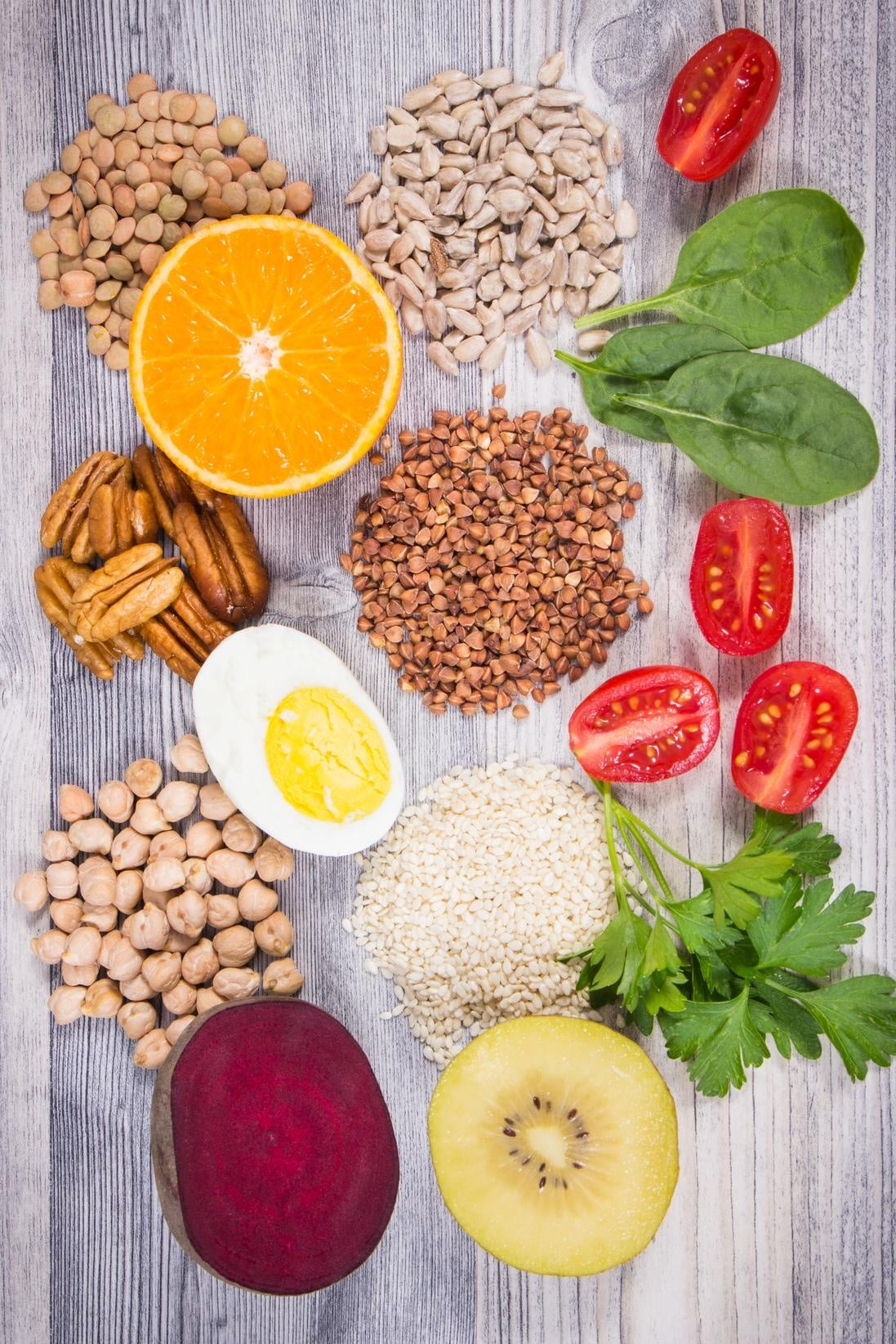 healthy-nutritious-ingredients-containing-natural-2026-01-05-22-52-59-utc (1) 5.-Gemmothérapie-régénération